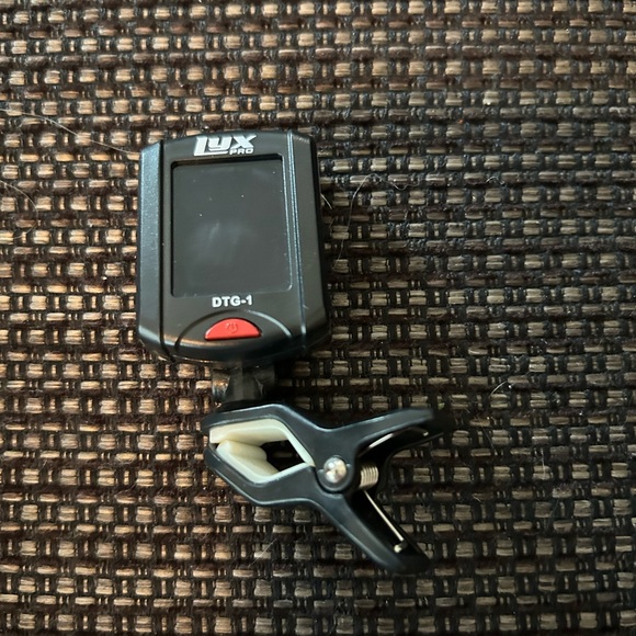 Lyx Pro DTG-1 Mini Clip On Digital Guitar Tuner - Picture 2 of 3